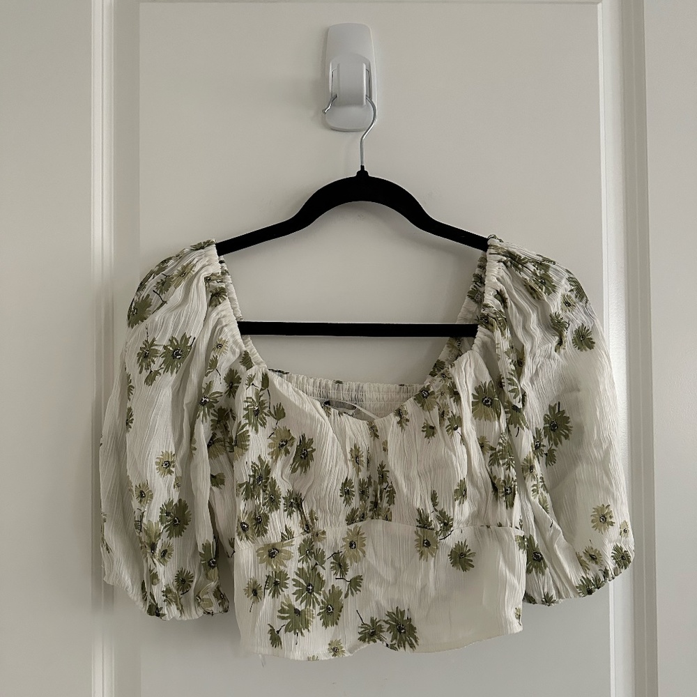 NWT Abercrombie & Fitch Flowy Blouse